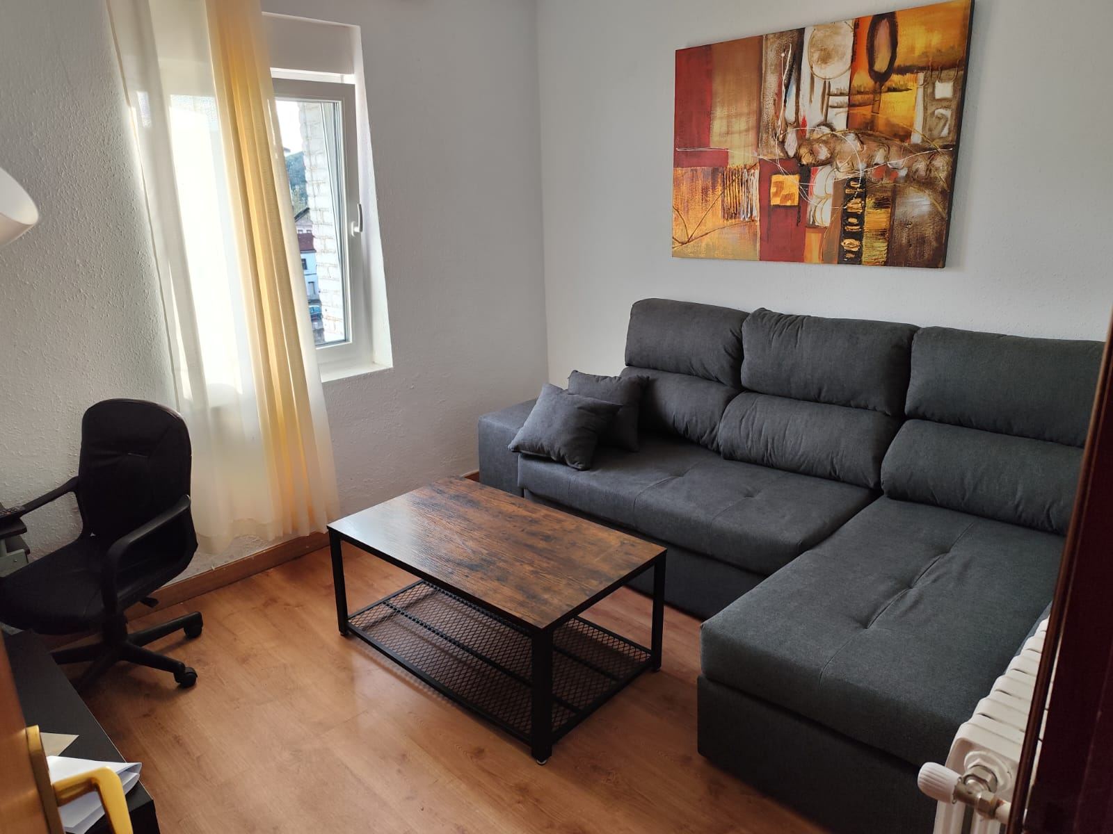 Salón con sofá